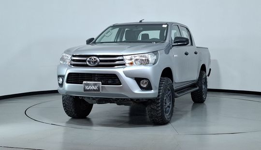 Toyota • Hilux