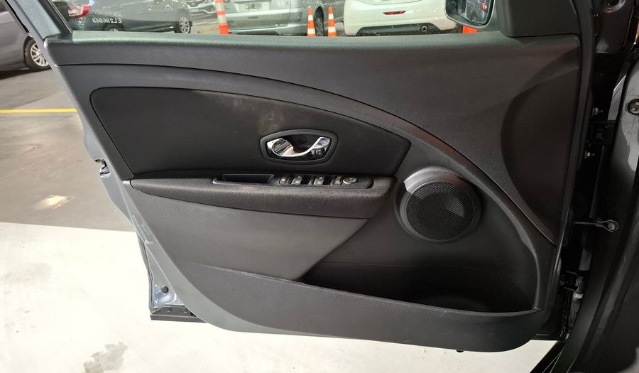 Renault Fluence 1.6 CONFORT PLUS Sedan 2014