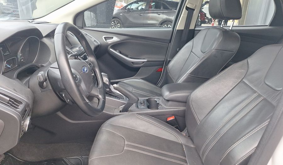 Ford Focus 2.0 TITANIUM POWER SHIFT Hatchback 2015