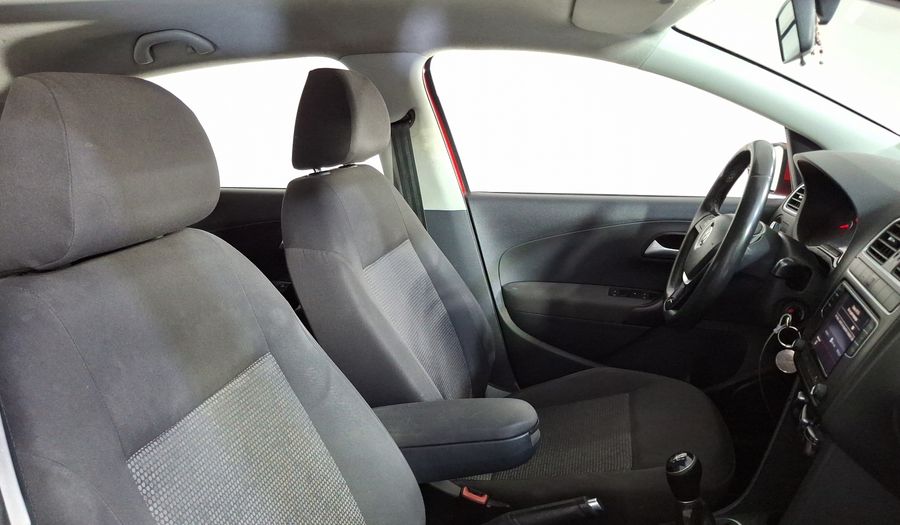 Volkswagen Polo 1.6 COMFORTLINE PLUS Hatchback 2020