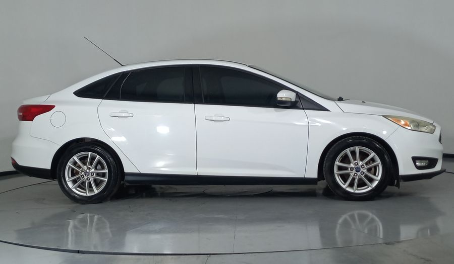 Ford Focus 2.0 SE MT Sedan 2016