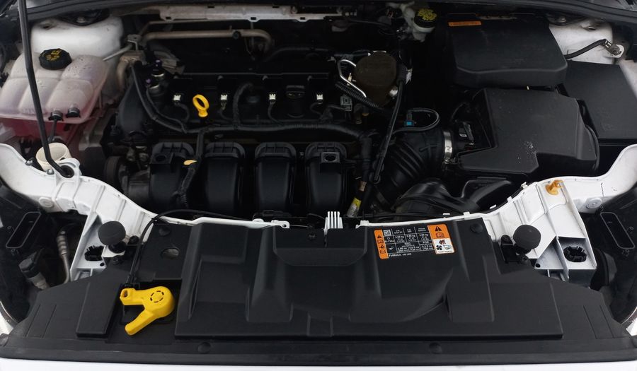 Ford Focus 2.0 SE MT Sedan 2016