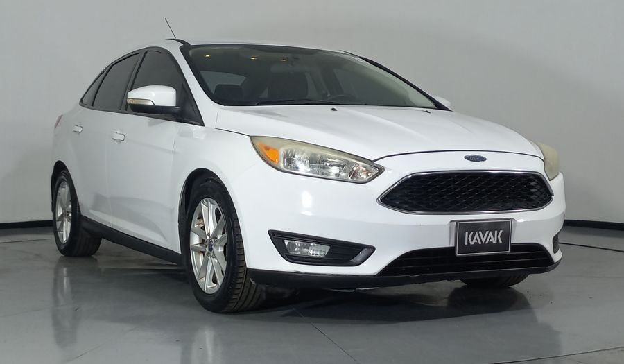 Ford Focus 2.0 SE MT Sedan 2016