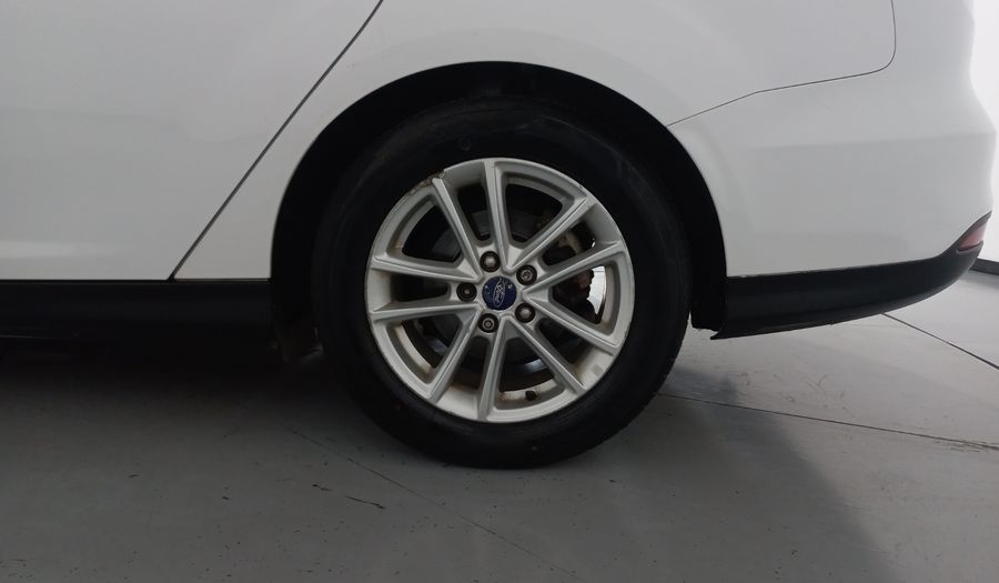 Ford Focus 2.0 SE MT Sedan 2016