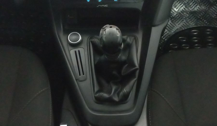 Ford Focus 2.0 SE MT Sedan 2016