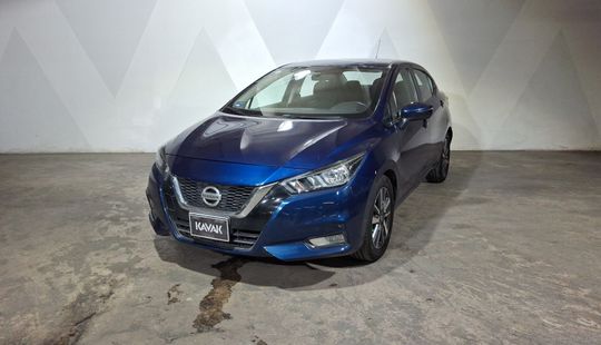 Nissan • Versa