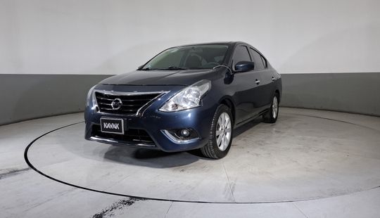 Nissan • Versa
