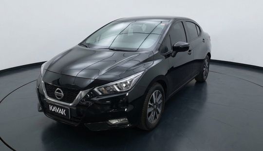 Nissan • Versa