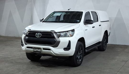 Toyota • Hilux
