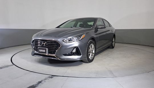 Hyundai • Sonata