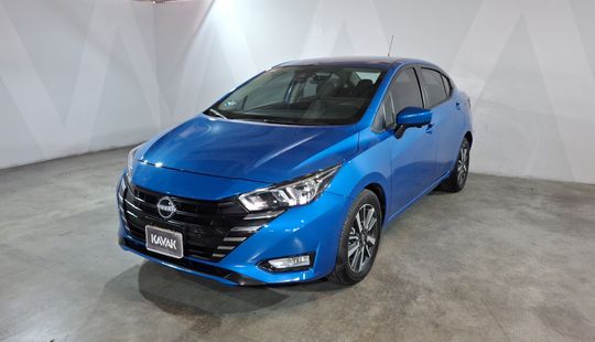 Nissan • Versa