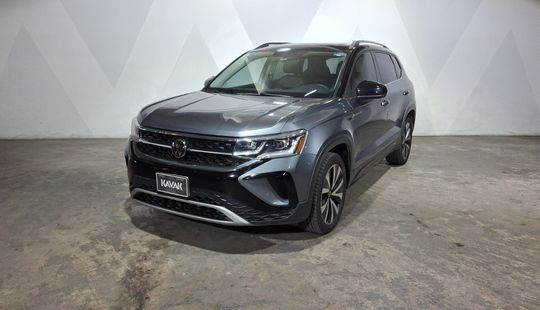 Volkswagen • Taos