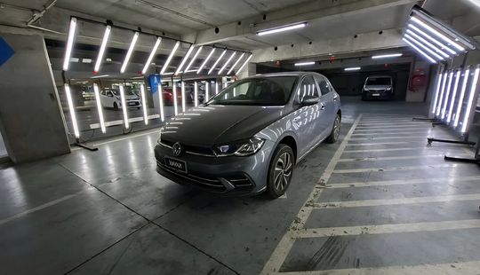 Volkswagen • Polo