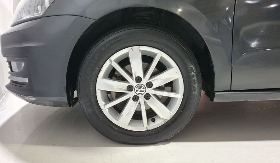 Volkswagen Vento 1.6 HIGHLINE STD. Sedan 2017