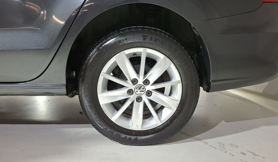 Volkswagen Vento 1.6 HIGHLINE STD. Sedan 2017
