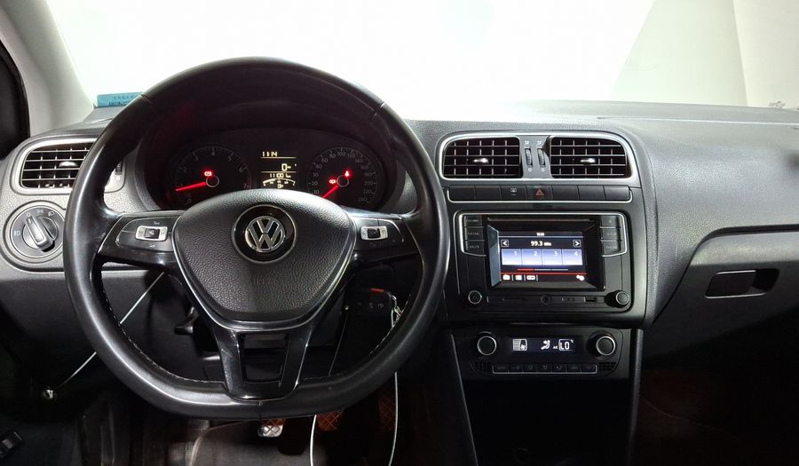 Volkswagen Vento 1.6 HIGHLINE STD. Sedan 2017