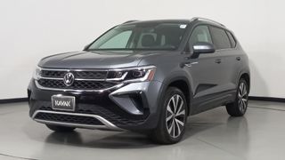 Volkswagen • Taos