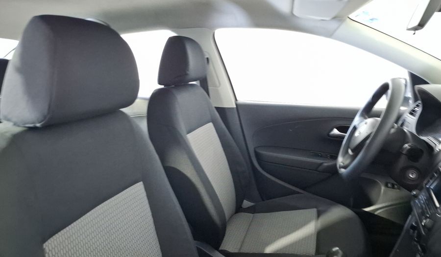 Volkswagen Vento 1.6 ACTIVE MT Sedan 2015