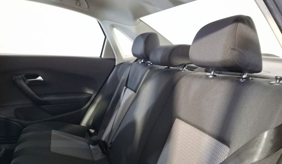 Volkswagen Vento 1.6 ACTIVE MT Sedan 2015