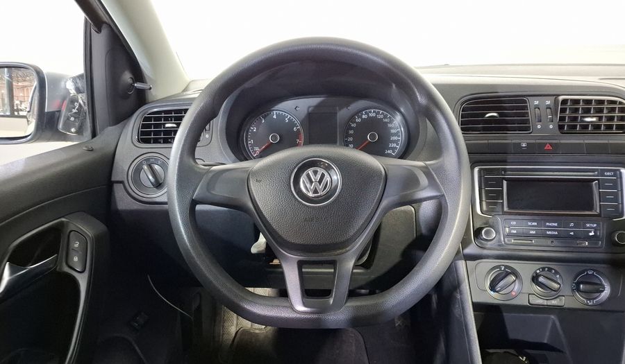 Volkswagen Vento 1.6 ACTIVE MT Sedan 2015
