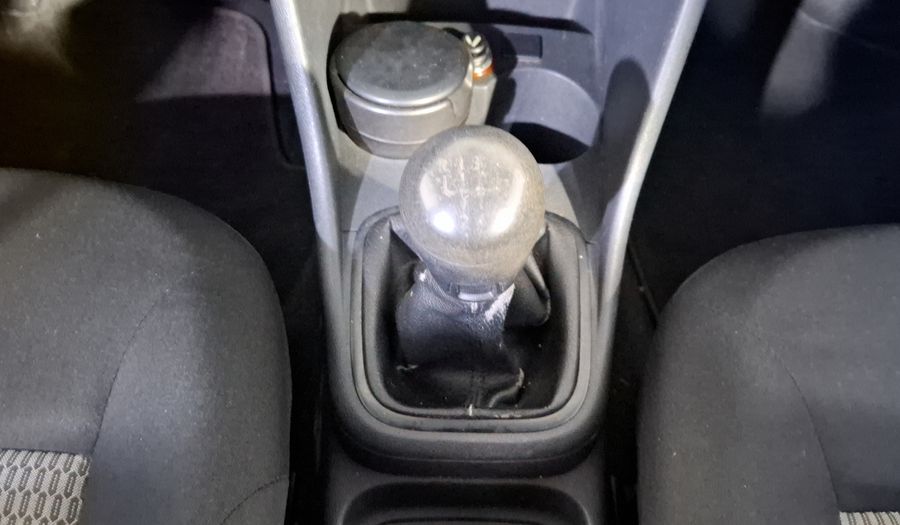 Volkswagen Vento 1.6 ACTIVE MT Sedan 2015