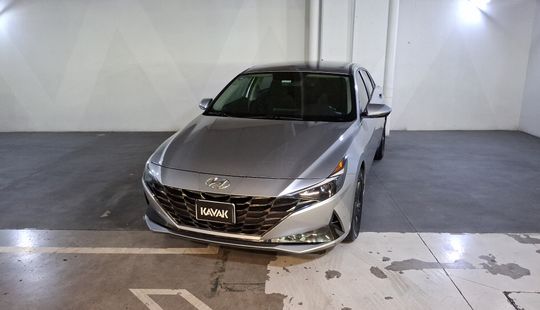 Hyundai • Elantra