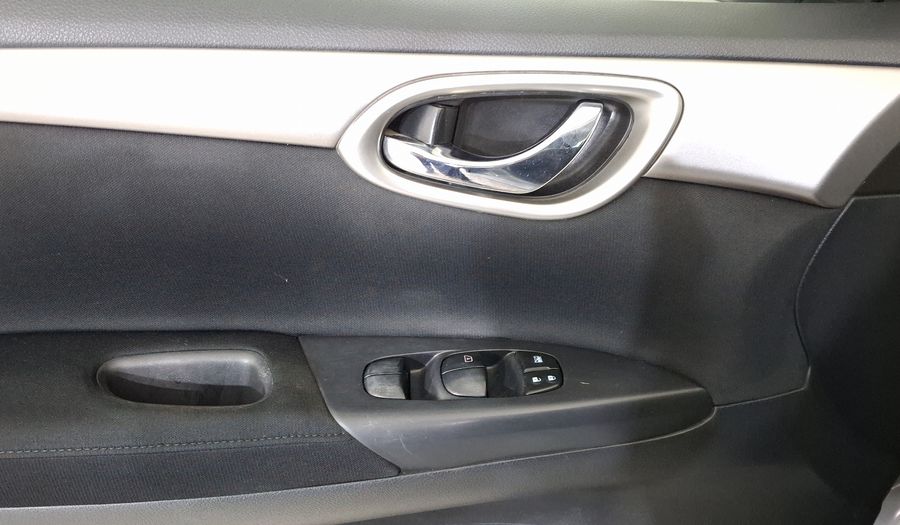 Nissan Sentra 1.8 ADVANCE MT Sedan 2015