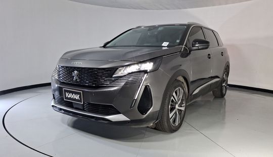 Peugeot • 5008