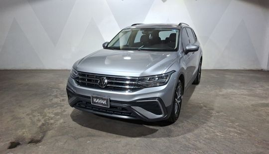 Volkswagen • Tiguan