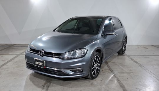 Volkswagen • Golf