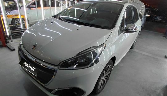 Peugeot • 208