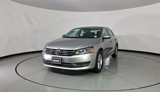 Volkswagen • Passat