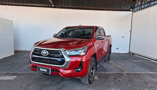 Toyota • Hilux