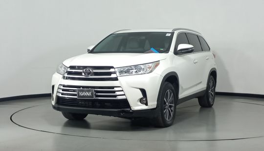 Toyota • Highlander