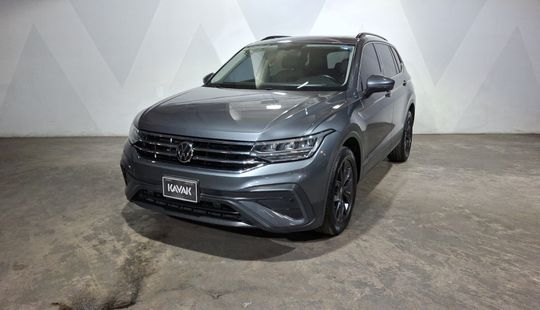 Volkswagen • Tiguan
