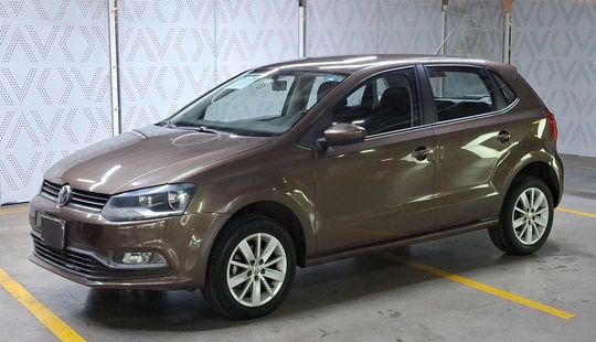 Volkswagen • Polo