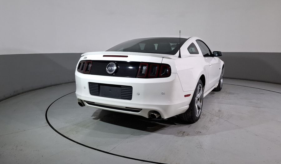 Ford Mustang 5.0 GT EQUIPADO VIP MT Coupe 2013