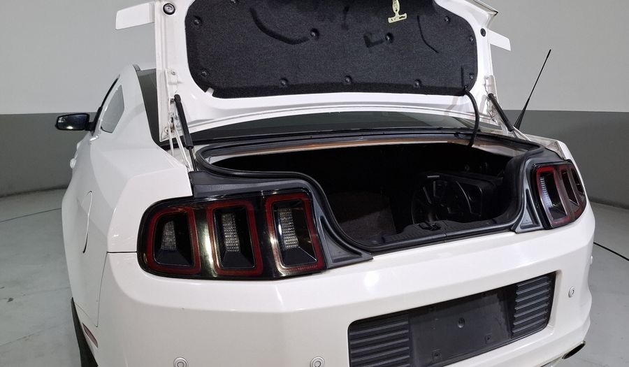 Ford Mustang 5.0 GT EQUIPADO VIP MT Coupe 2013