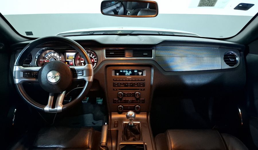 Ford Mustang 5.0 GT EQUIPADO VIP MT Coupe 2013