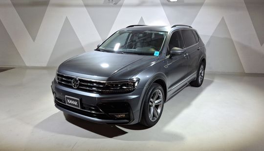 Volkswagen • Tiguan