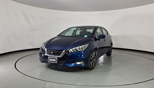 Nissan • Versa