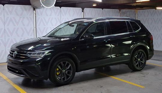 Volkswagen • Tiguan