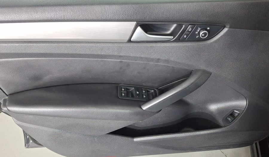 Volkswagen Passat 2.5 HIGHLINE TIPTRONIC Sedan 2015