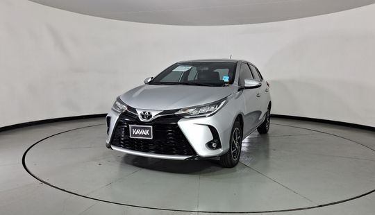 Toyota • Yaris