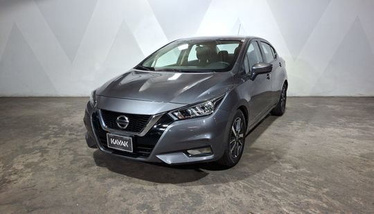 Nissan • Versa