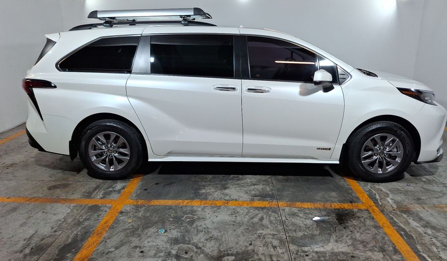 Toyota Sienna 2.5 HEV XLE AUTO Minivan 2021