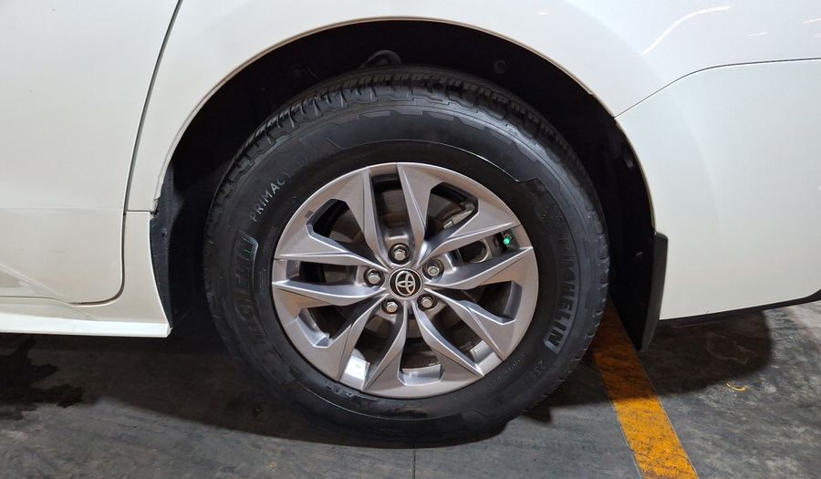 Toyota Sienna 2.5 HEV XLE AUTO Minivan 2021