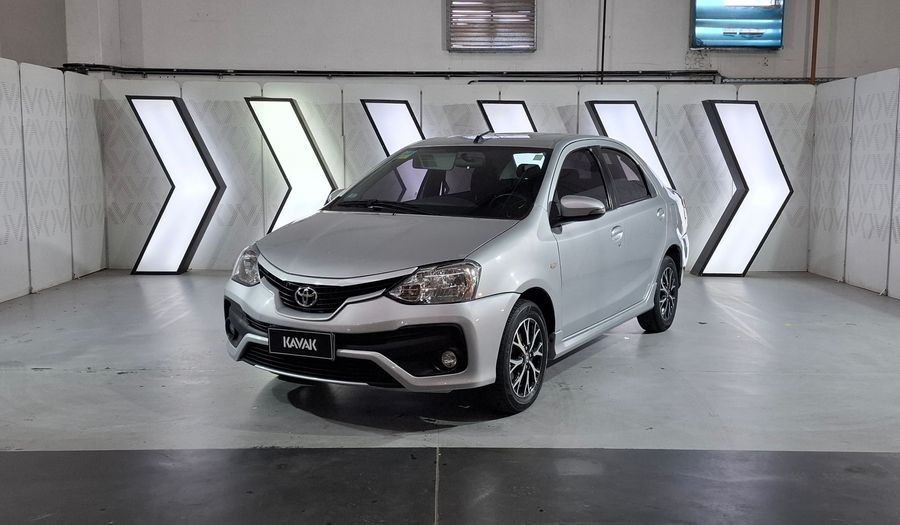 Toyota Etios XLS