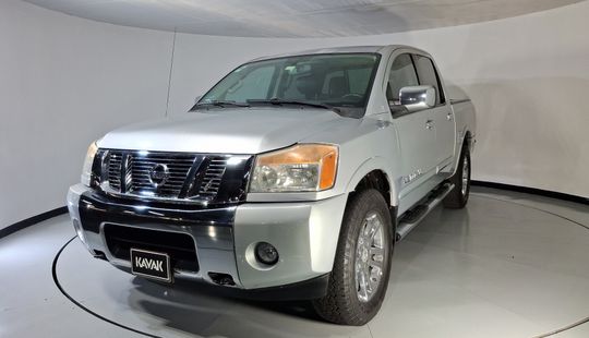 Nissan • Titan