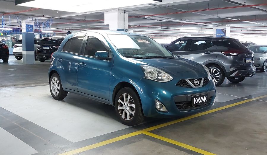 Nissan March 1.0 SV Hatchback 2016